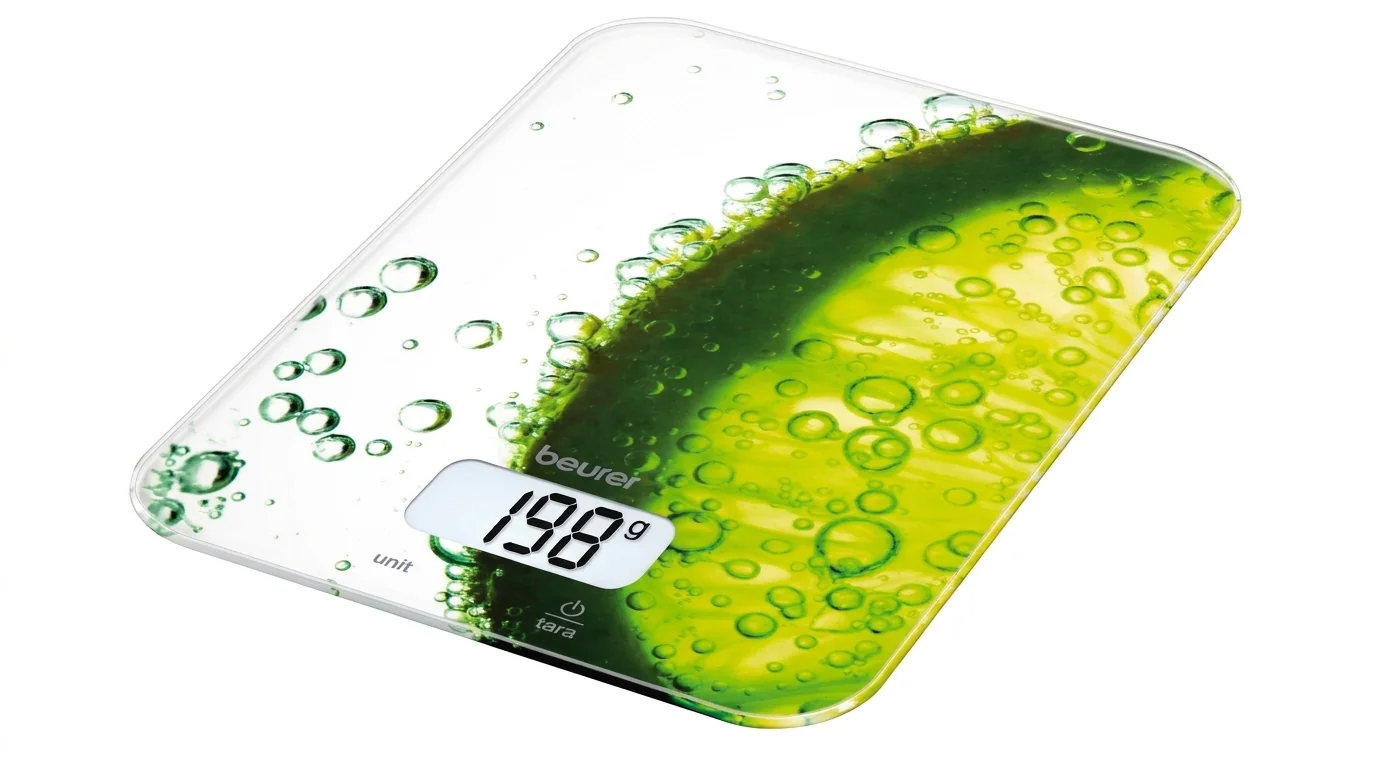Digitální kuchyňská váha Beurer KS19FR s motivem limetky a bublin a LCD displejem zobrazujícím hodnotu 198 g.