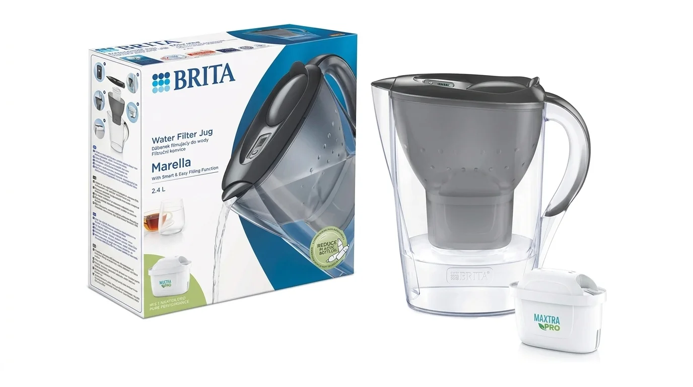 Filtračná kanvica BRITA Marella v grafitovej farbe spolu s balením a filtrom Maxtra Pro.