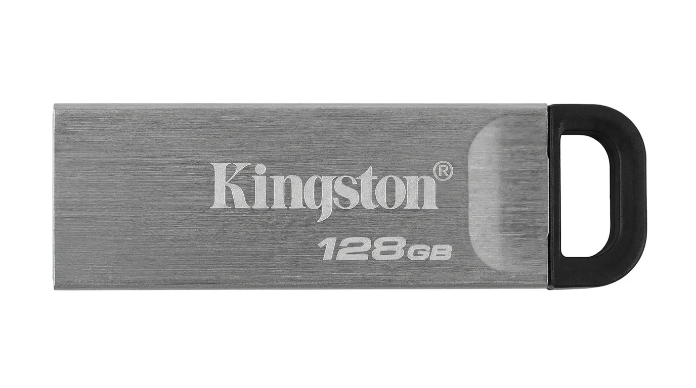 Strieborný USB flash disk Kingston 128GB z brúseného kovu s čiernym pútkom na zavesenie.