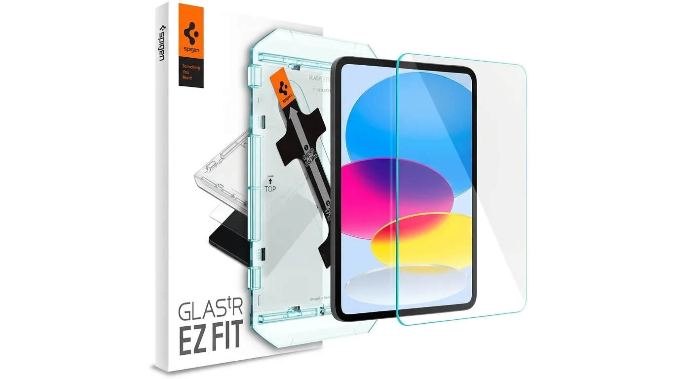Balení ochranného skla Spigen Glas.tR EZ Fit s instalačním rámečkem a tvrzeným sklem před tabletem iPad.
