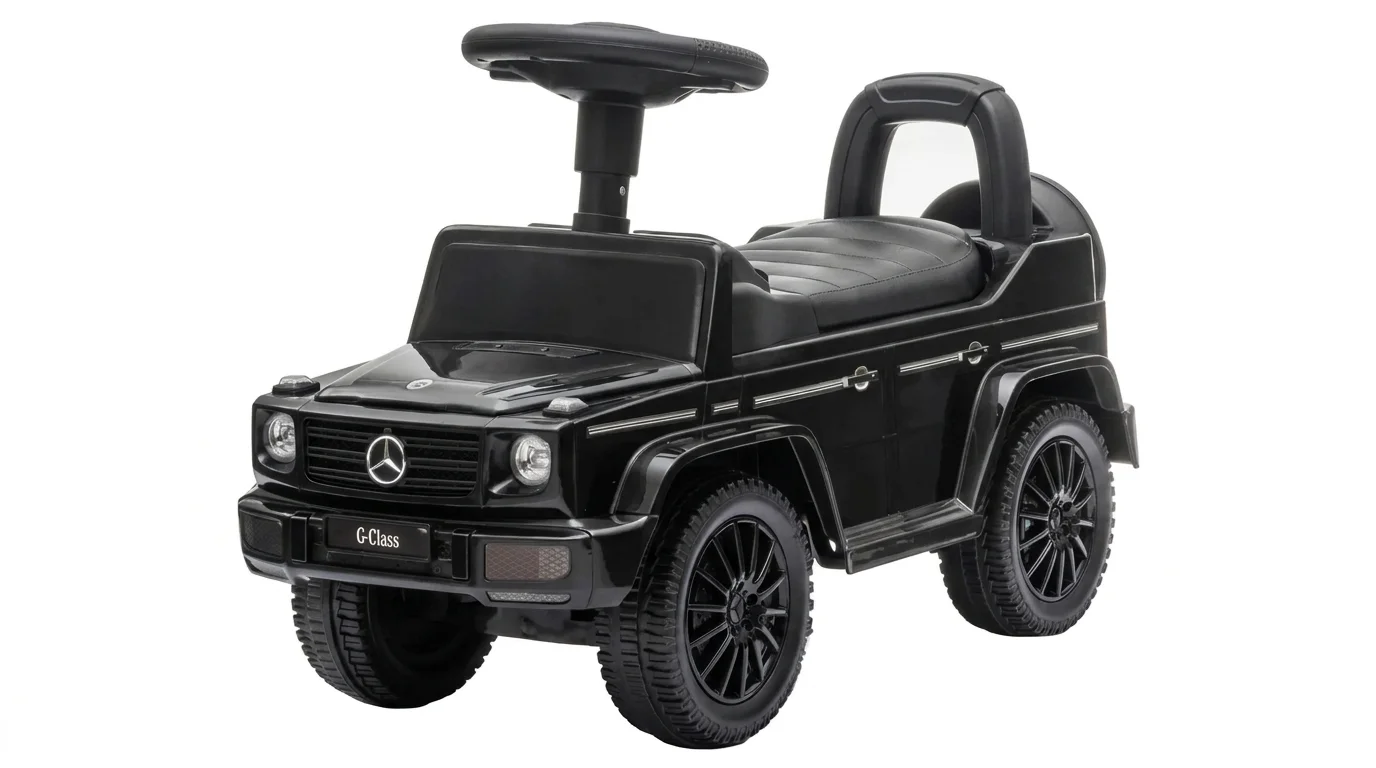 Čierne detské odrážadlo Buddy Toys Mercedes G350d s volantom a opierkou chrbta.