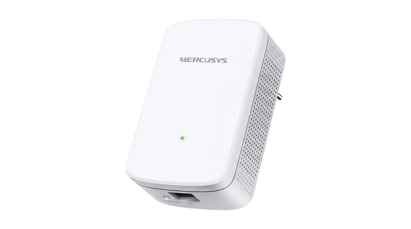 Biely Wi-Fi extender MERCUSYS ME10 do zásuvky so zelenou LED kontrolkou a ethernetovým portom na spodnej strane.