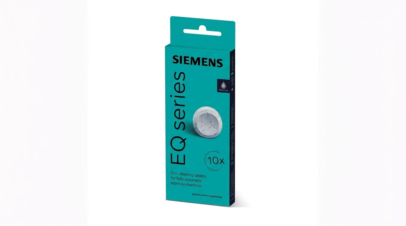 Tyrkysová krabička čisticích tablet Siemens EQ series pro automatické kávovary na bílém pozadí.