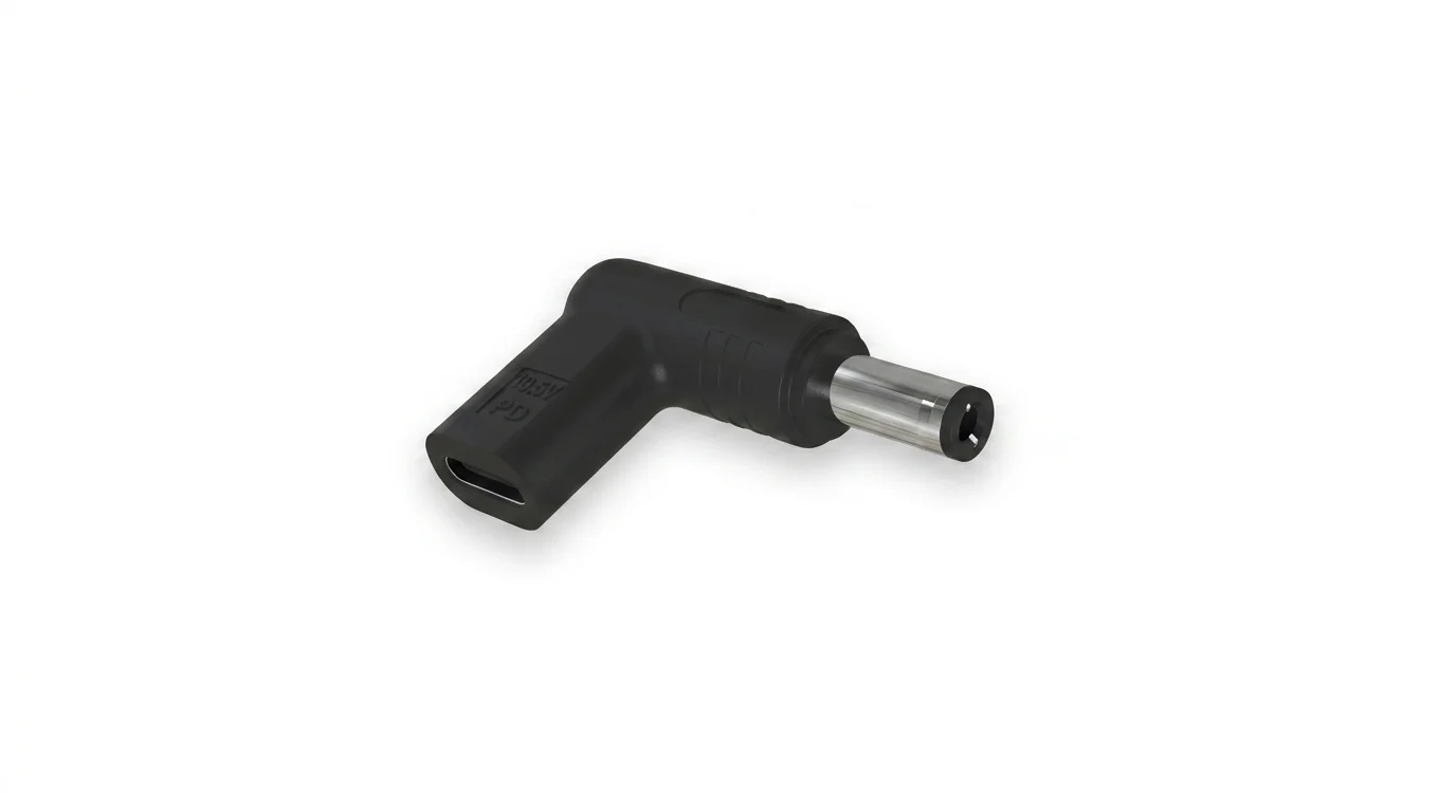 Černá pravoúhlá napájecí redukce Aligator s portem USB-C a kulatým konektorem 5,5 × 2,1 mm.