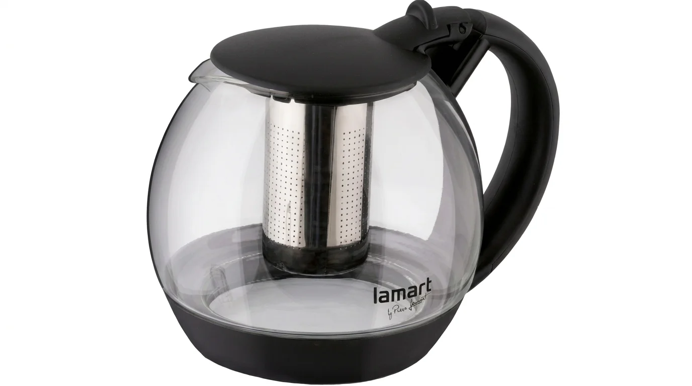 Sklenená kanvica Lamart LT7058 s čiernym plastovým držadlom, viečkom a nerezovým lúhovacím sitkom.