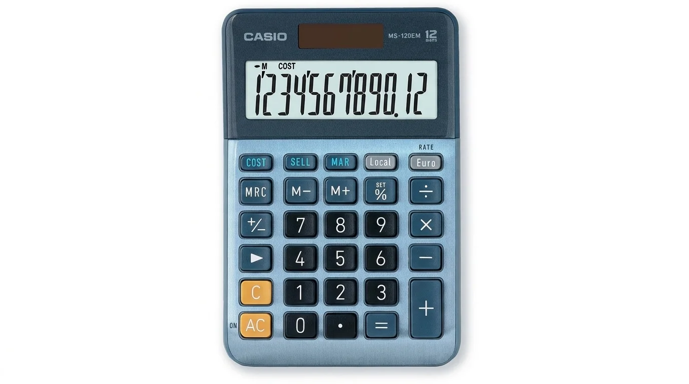 Stolná kalkulačka Casio MS-120EM s 12-miestnym LCD displejom, solárnym panelom a svetlomodrým kovovým čelným panelom.