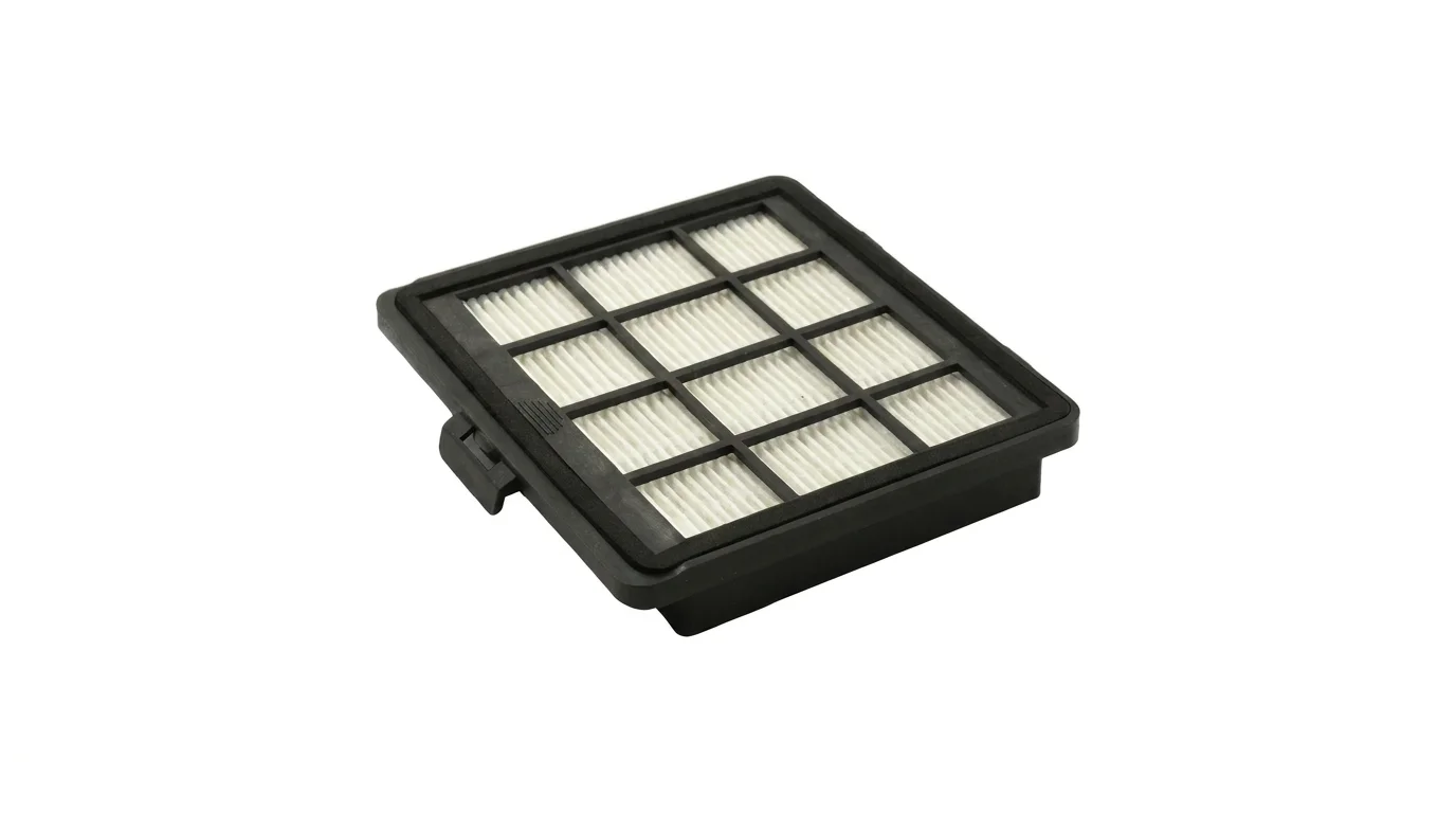 Vstupný HEPA filter Sencor SVX 020 v čiernom plastovom ráme s bielou skladanou filtračnou časťou.