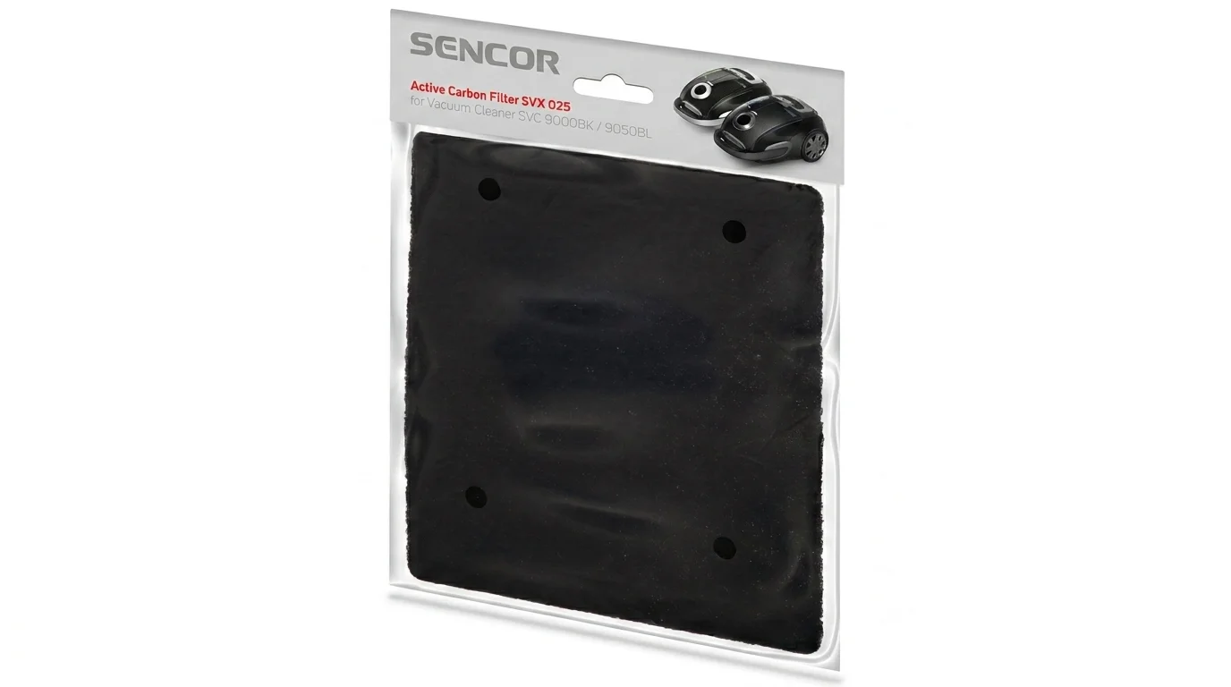 Černý náhradní karbonový filtr Sencor SVX 025 v průhledném plastovém balení.