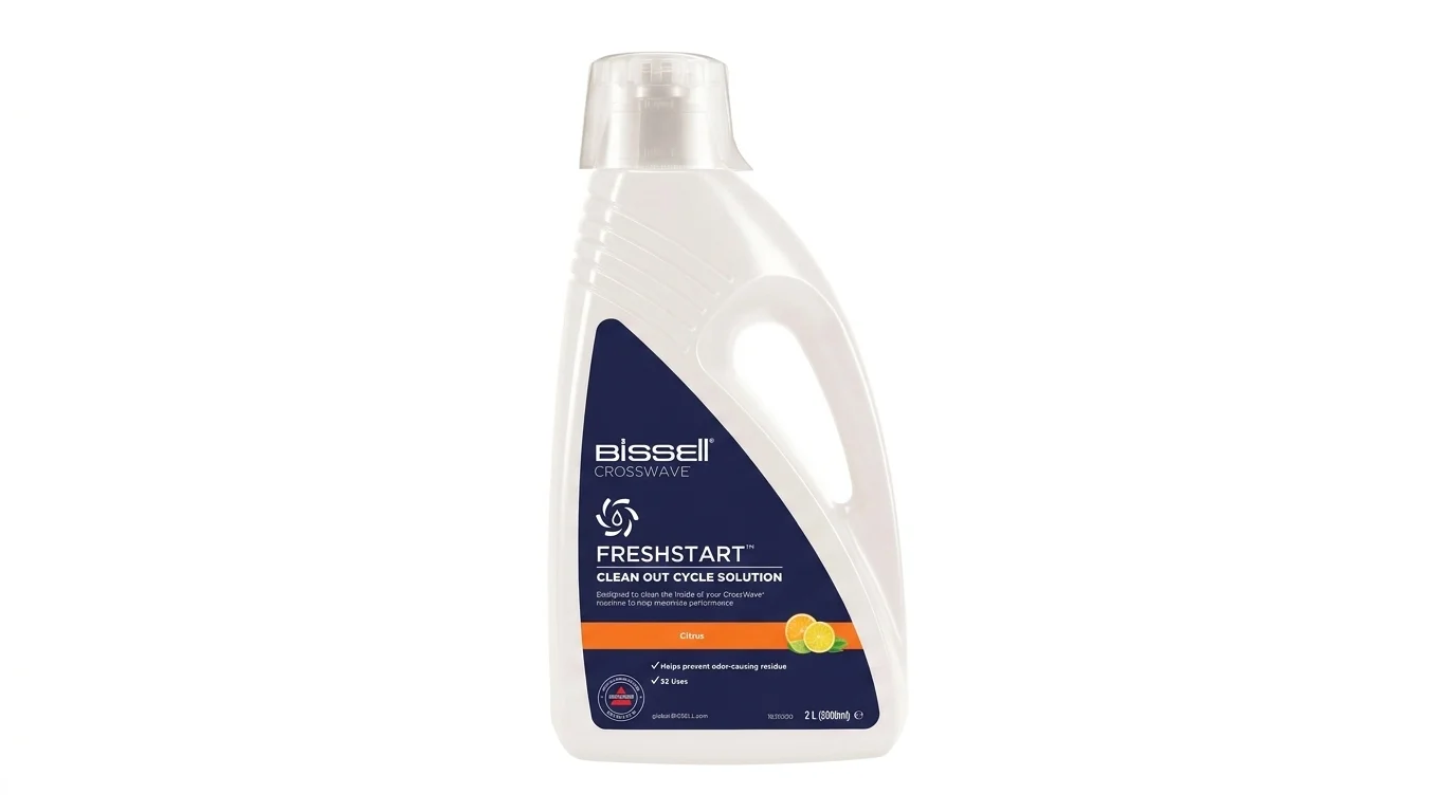 Biela plastová fľaša čistiaceho prostriedku BISSELL CrossWave FreshStart s objemom 2 l, s rukoväťou, priehľadným uzáverom a tmavomodrou etiketou.