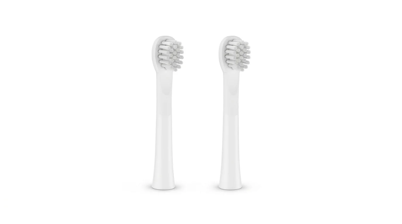 Dve biele náhradné hlavice TrueLife SonicBrush Junior J100 Heads Soft stojace vedľa seba na bielom pozadí.