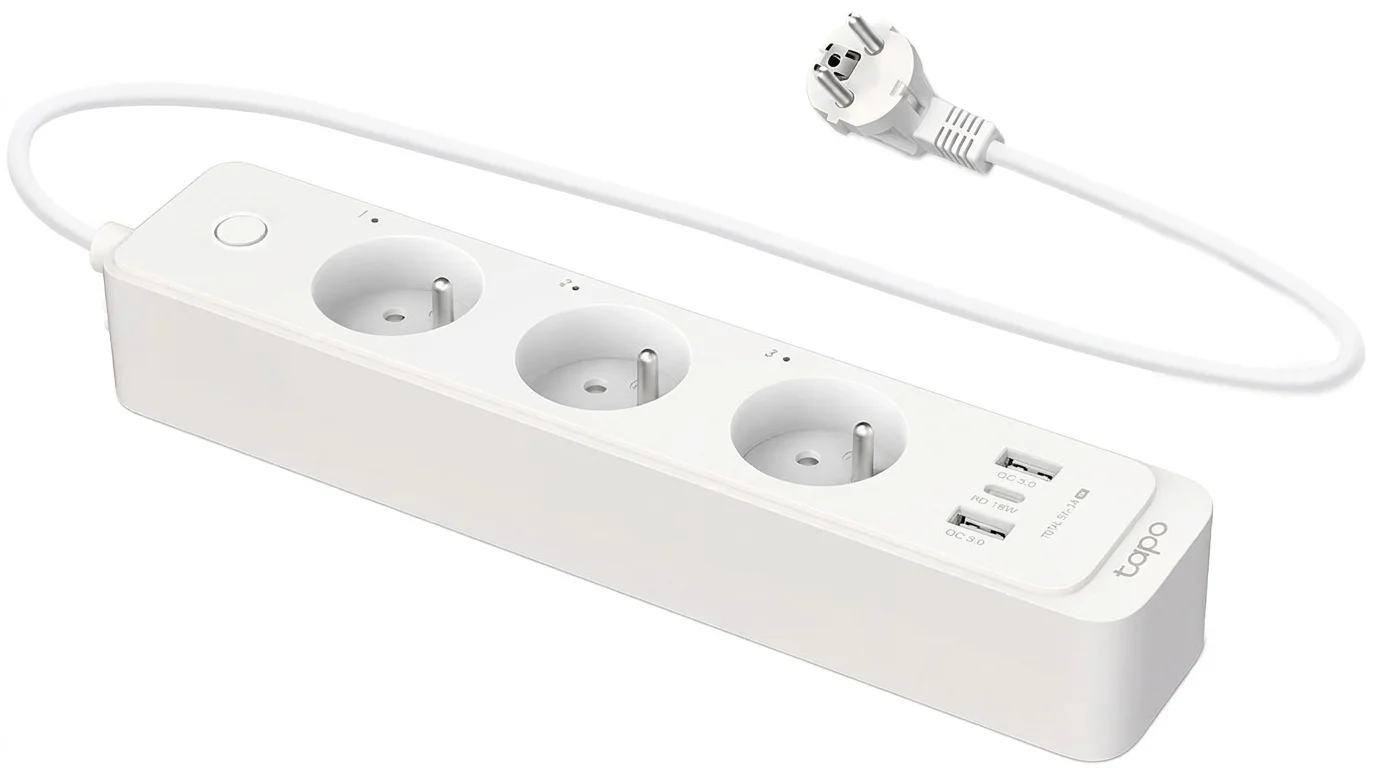 Bílý chytrý prodlužovací kabel TP-Link Tapo P300 se třemi zásuvkami, dvěma porty USB-A, jedním portem USB-C a kabelem se zástrčkou.