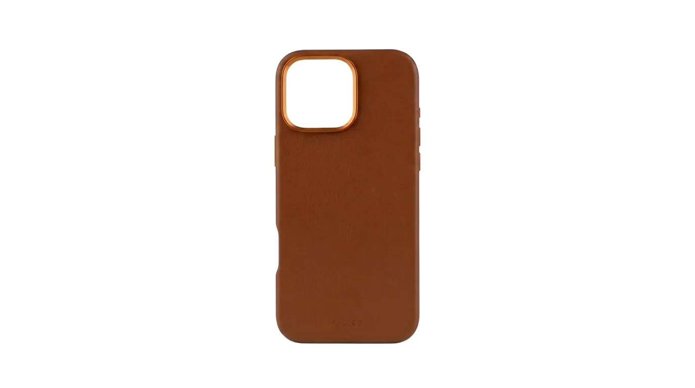 Hnědý kožený zadní kryt FIXED MagLeather pro iPhone 16 Pro Max s kovovým rámečkem kolem výřezu pro fotoaparát.