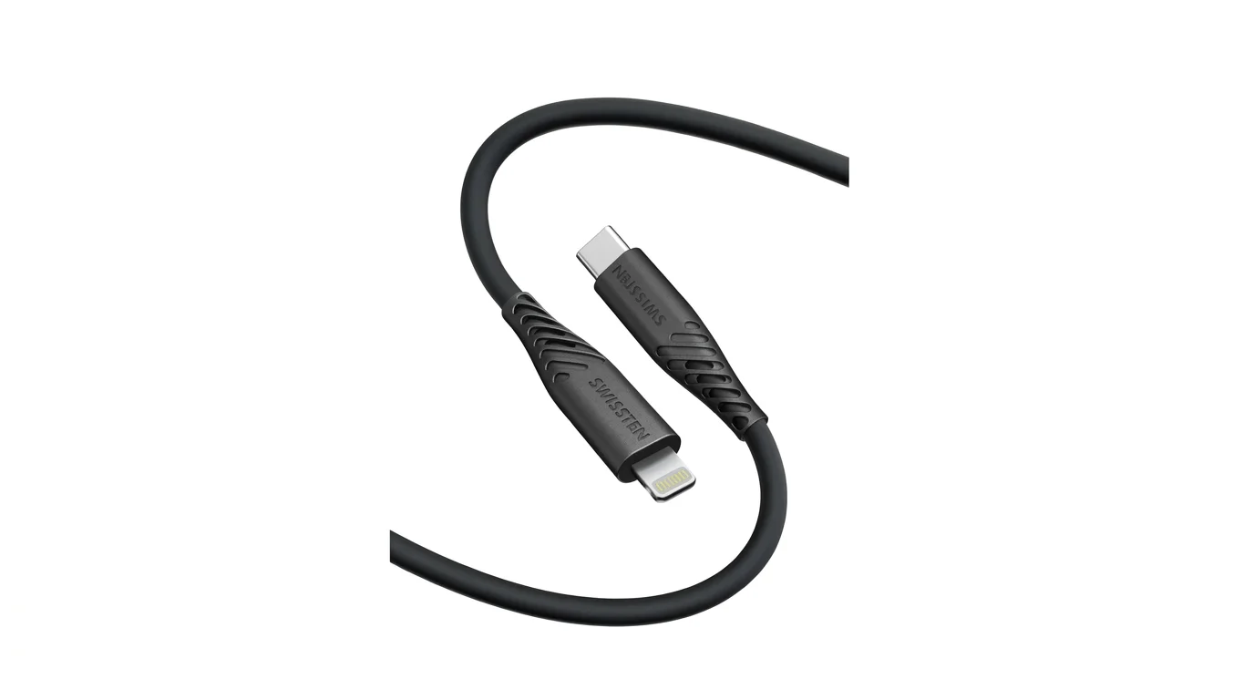 Černý silikonový datový kabel Swissten s konektory USB-C a Lightning.