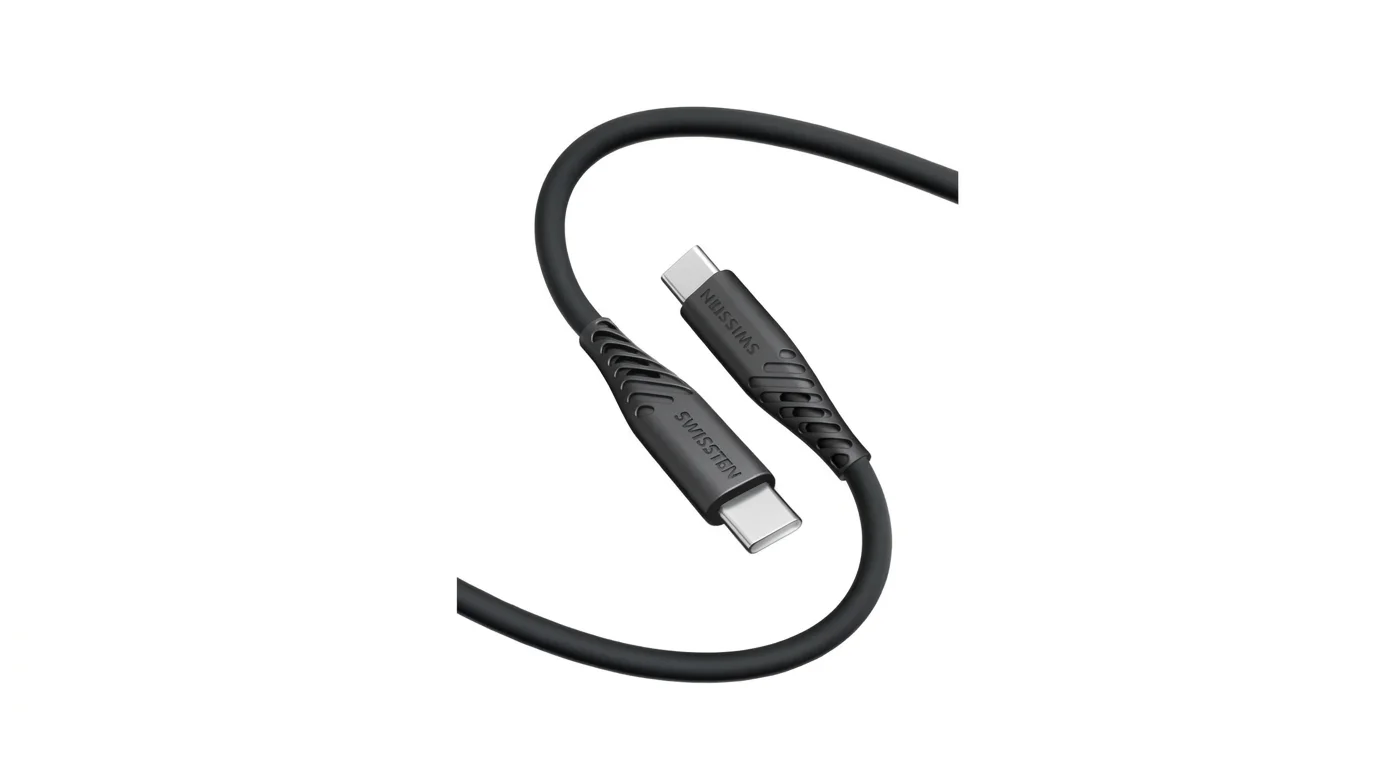Černý datový kabel Swissten se dvěma konektory USB-C a vroubkovaným zesílením koncovek.