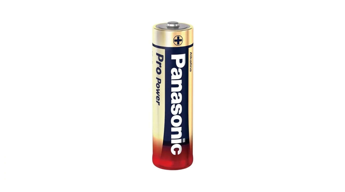 Alkalická tužková baterie Panasonic Pro Power ve zlato-modrém provedení s červenou spodní částí.