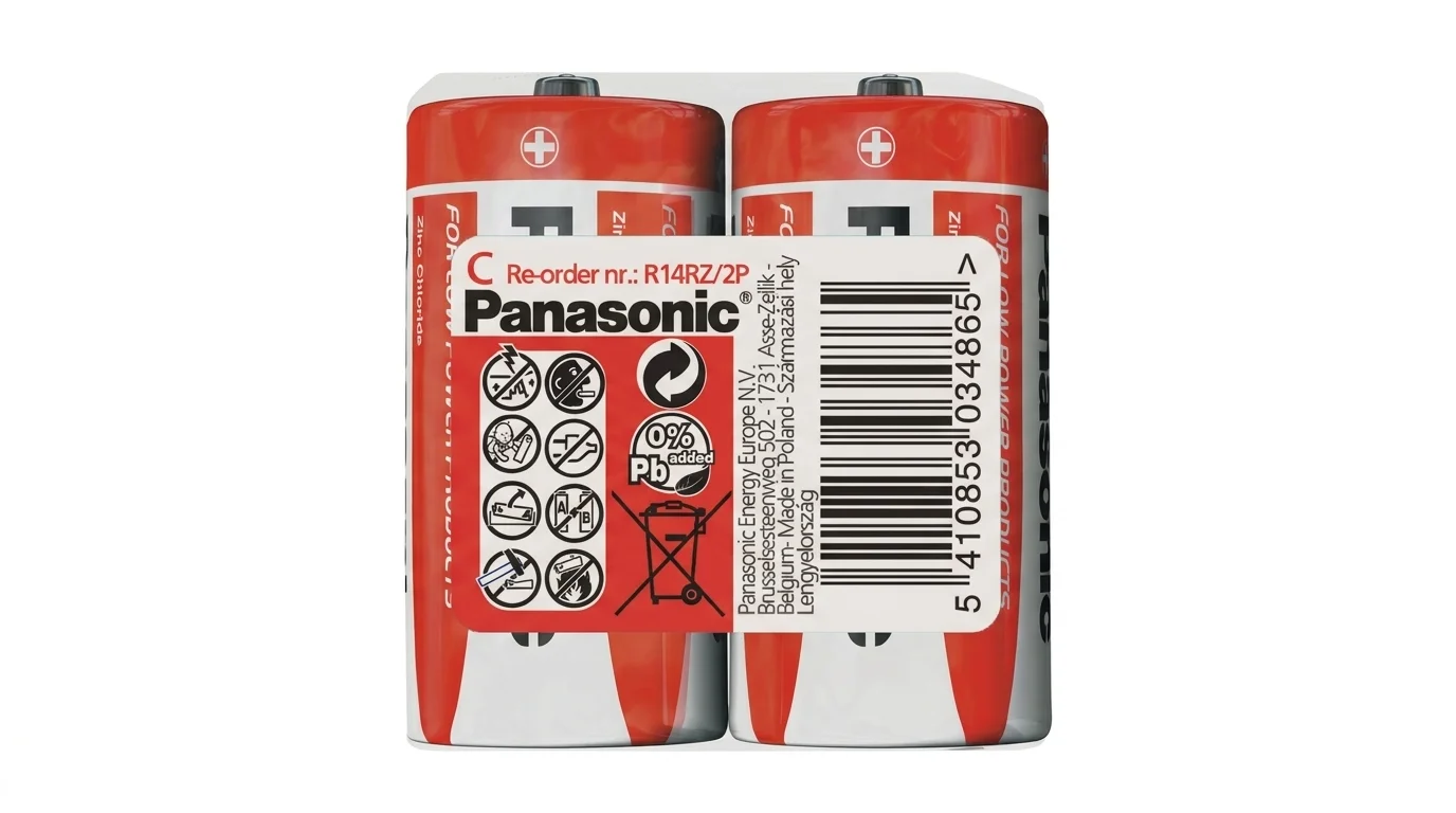 Dvě zinkouhlíkové baterie Panasonic Red Zinc typu C zabalené ve fólii se štítkem a čárovým kódem.