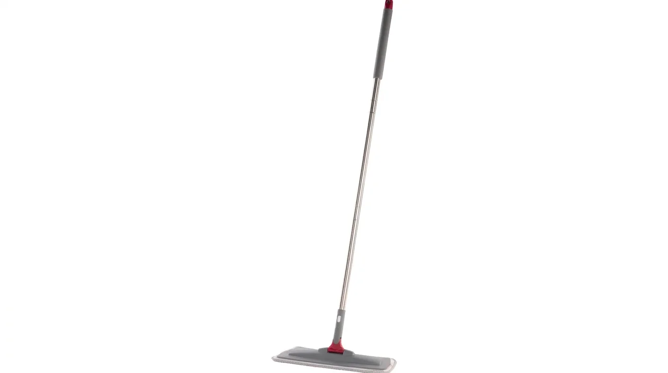 Plochý mop Lamart LT8060 Clean s nerezovou tyčou, sivou rukoväťou a obdĺžnikovou hlavicou s návlekom.