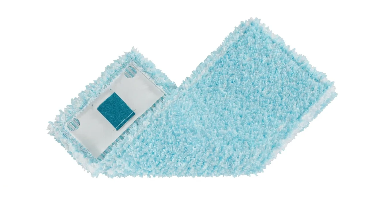 Světle modrý návlek na mop Leifheit Clean Twist M Ergo s jemnými vlákny a kapsou se suchým zipem pro uchycení.