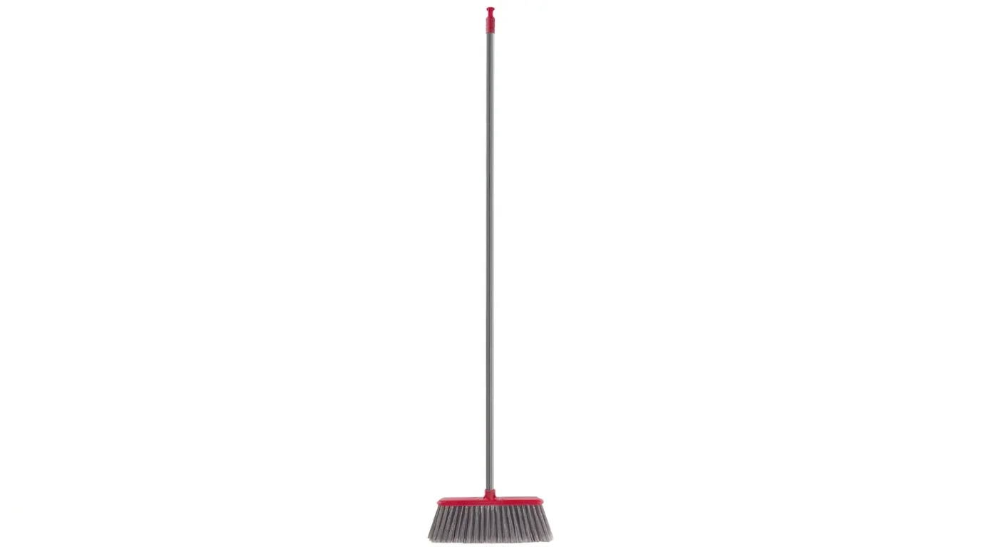 Smeták Lamart LT8069 Clean s červenou hlavicí, šedými štětinami a dlouhou kovovou násadou s červeným zakončením.