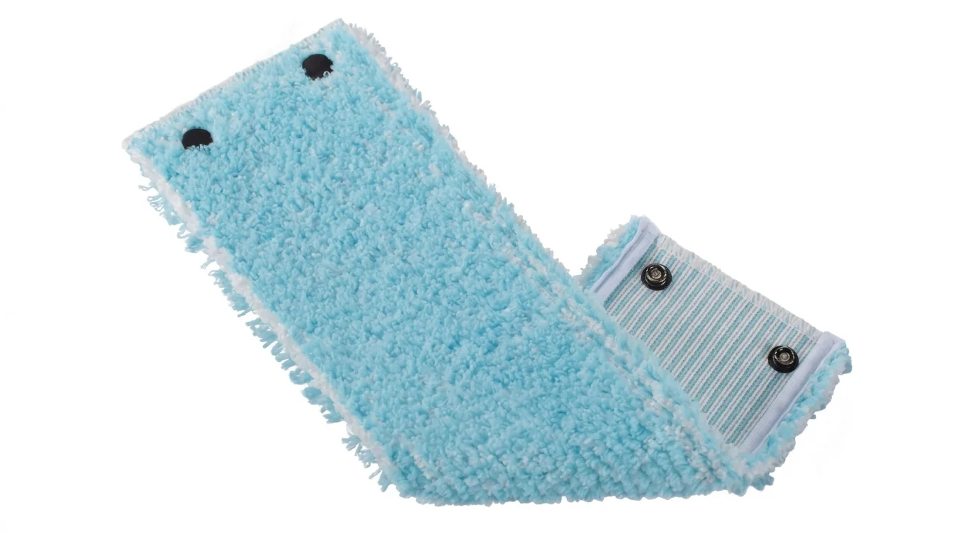 Světle modrý náhradní návlek na mop Leifheit Twist XL Sensitive z jemného mikrovlákna s patentkami pro uchycení.