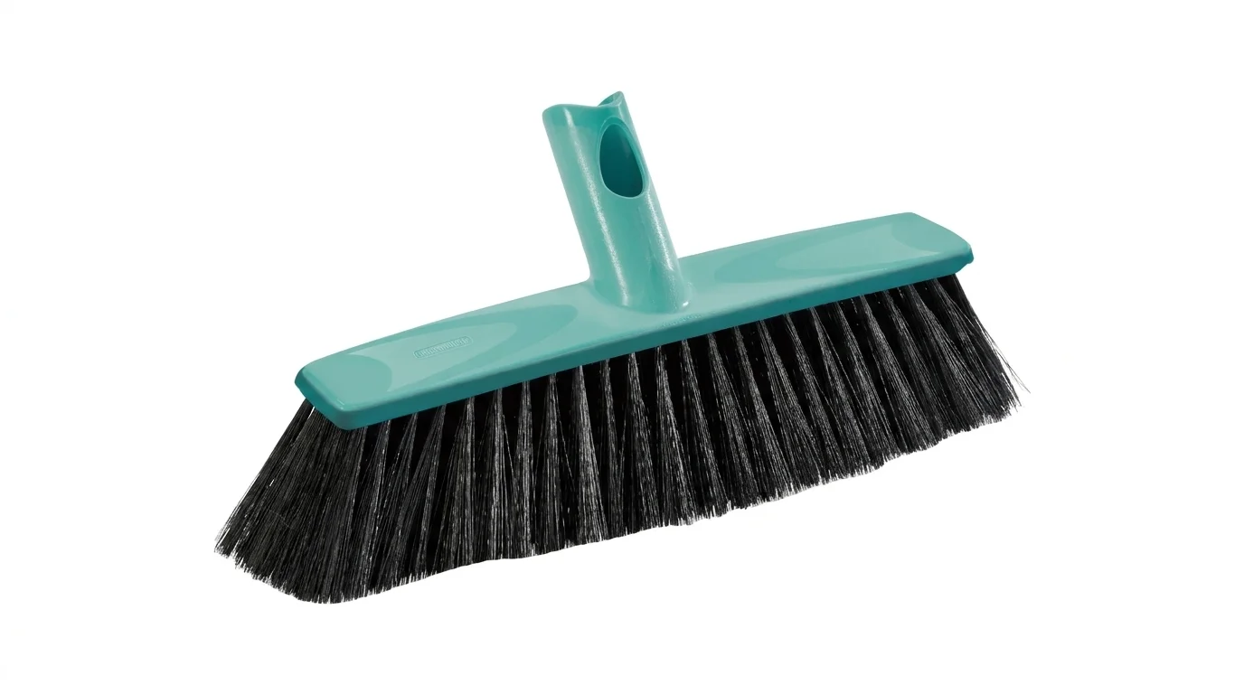 Tyrkysový nástavec na smeták Leifheit Xclean s černými štětinami a šikmým uchycením na násadu.