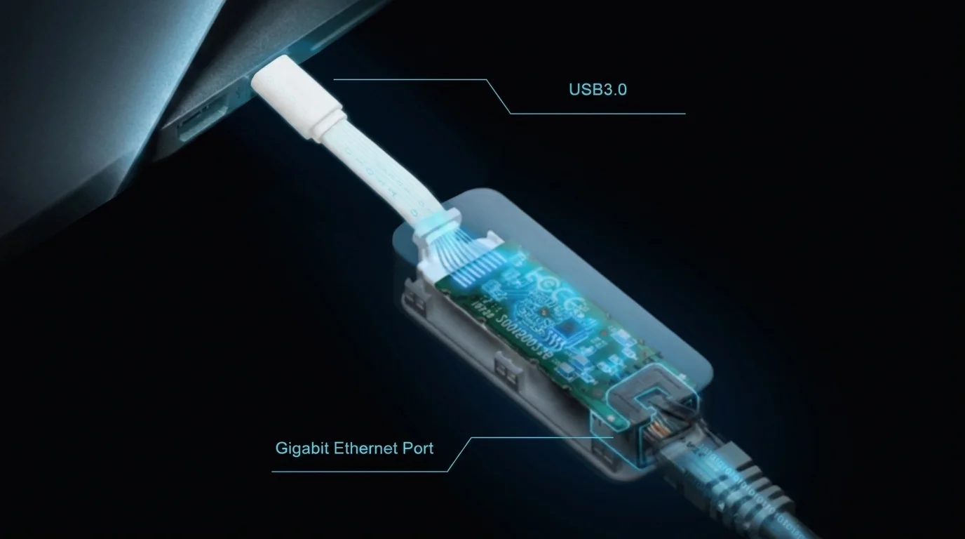 Vizualizace vnitřní konstrukce adaptéru TP-Link UE300C připojeného k notebooku s popisky USB3.0 a Gigabit Ethernet Port.