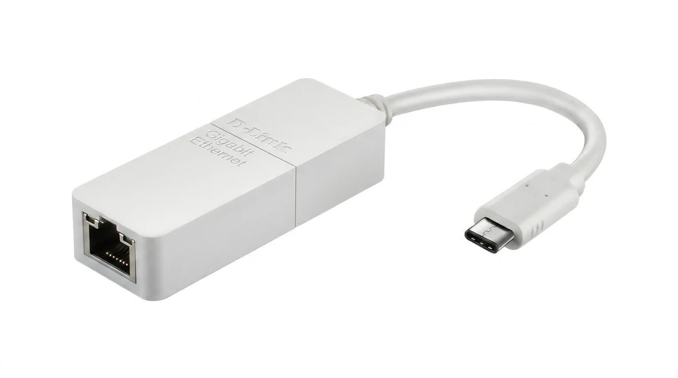 Bílý USB-C gigabitový ethernetový adaptér D-Link DUB-E130 s krátkým kabelem a portem RJ-45.