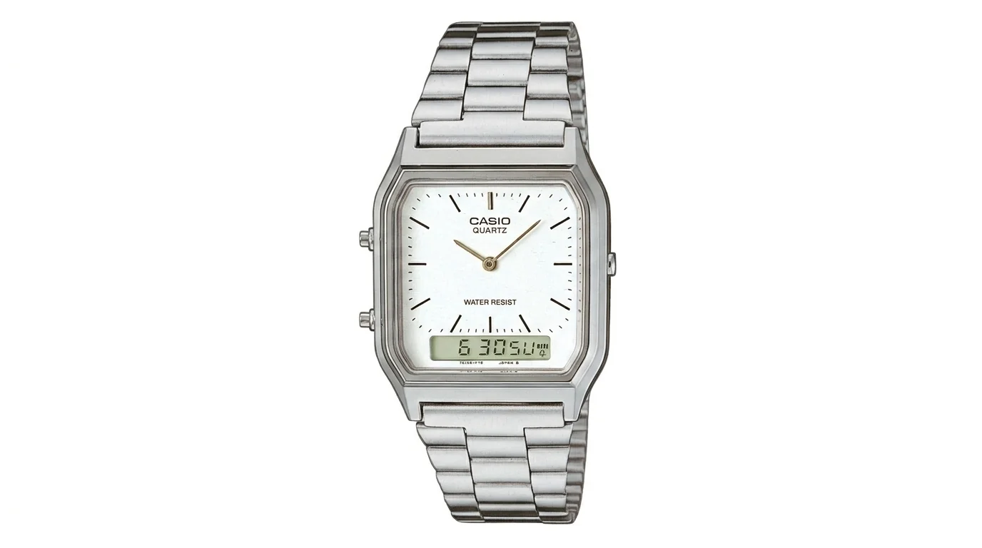 Strieborné hodinky Casio Vintage AQ-230A-7DMQYES s bielym analógovo-digitálnym ciferníkom a oceľovým remienkom.