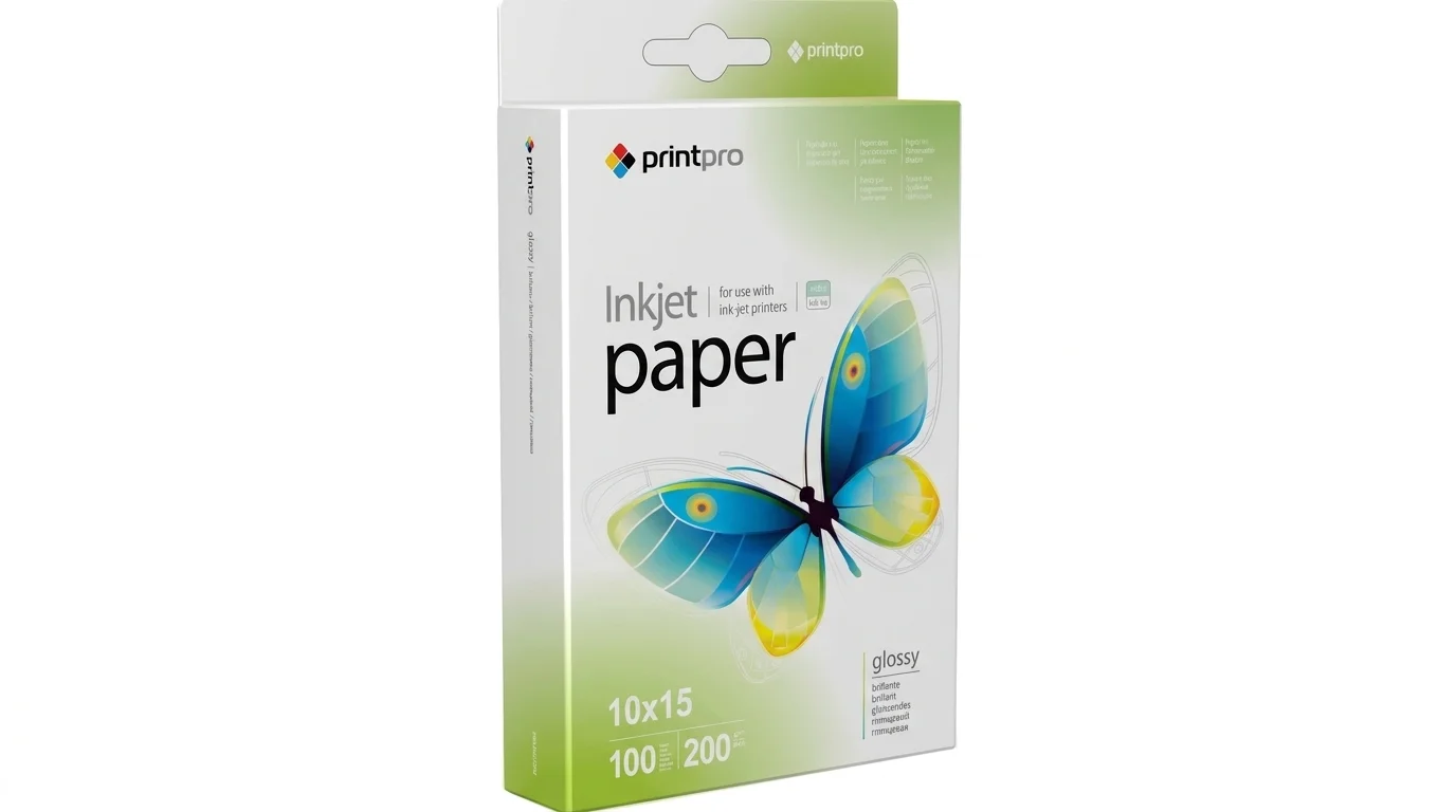 Krabička lesklého fotopapíru PrintPro formátu 10 × 15 cm s vyobrazením modrožlutého motýla.
