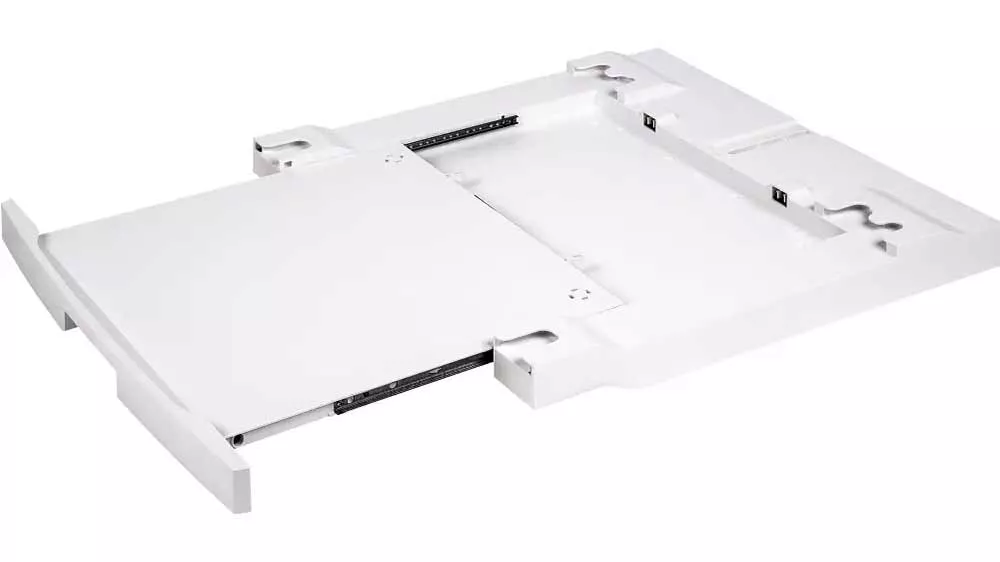 Biely spojovac&iacute; medzikus Electrolux E1WYHSK2 pre pr&aacute;čku a su&scaron;ičku s vysunutou odkladacou policou.