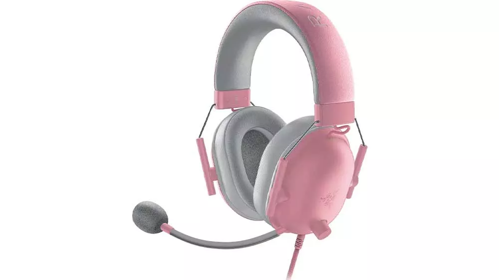 Ružové herné slúchadlá Razer BlackShark V2 X Quartz so sivými náušníkmi, hlavovým mostom a ohybným mikrofónom.