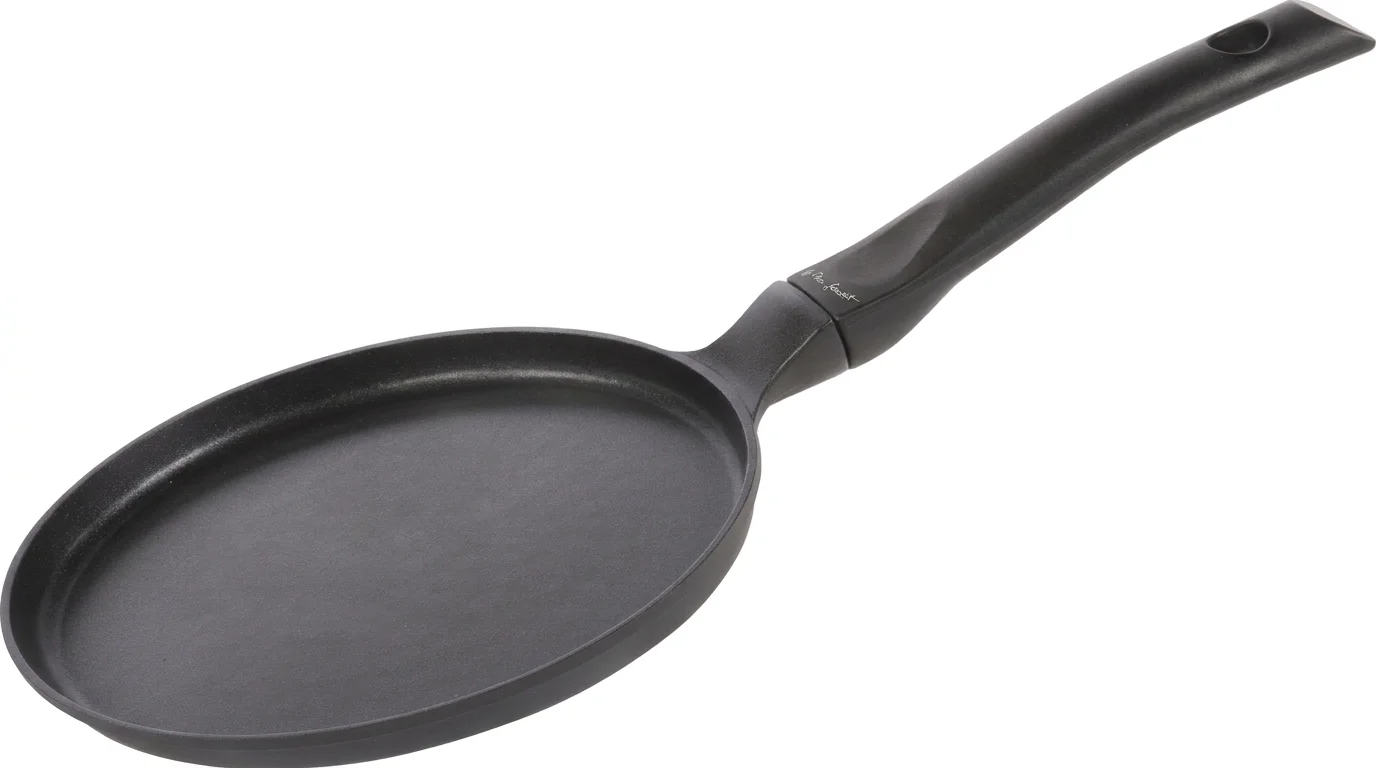 Čierna panvica na palacinky Lamart LT1295 s nízkym okrajom, nepriľnavým povrchom a ergonomickou rukoväťou.